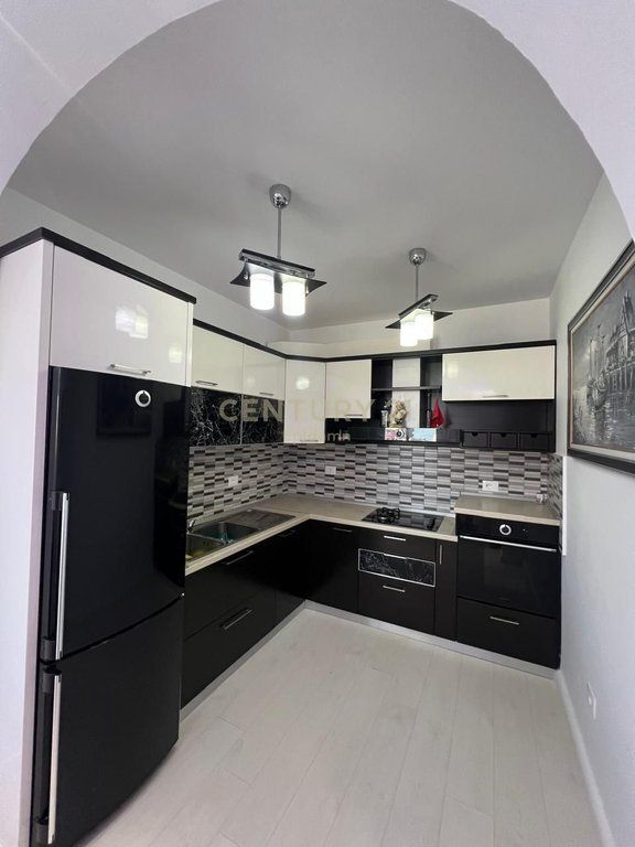 APARTAMENT ME QIRA 2+1+2 DHE GARAZHD PRANE GJYKATES NE DURRES!
