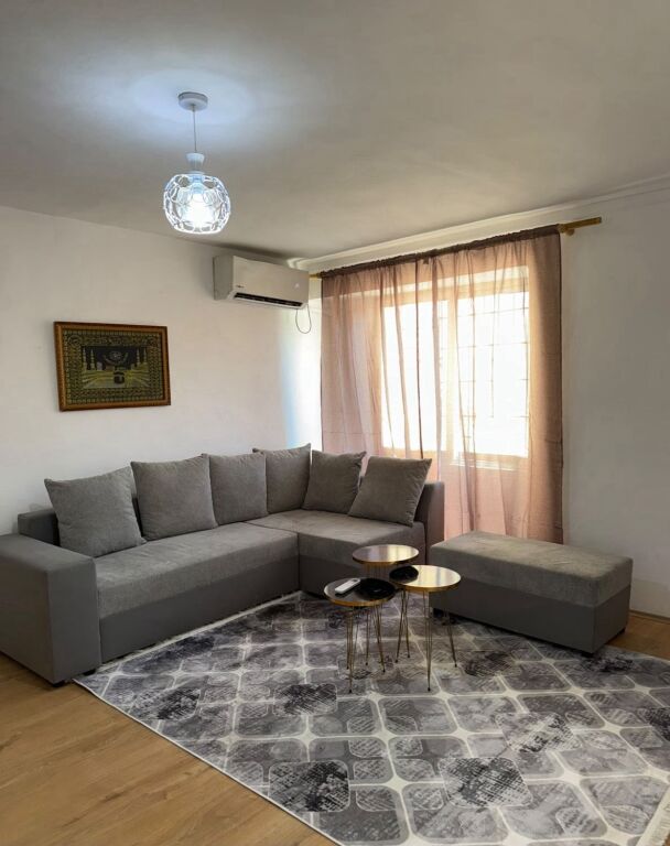 Jepet me qira apartament 1+1 në Rrugën Bardhyl 480 Mije Leke