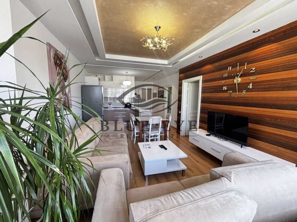 Shitet Apartament 2+1 në Muzeu I Deshmoreve, Durrës