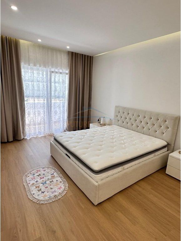 Qira, Apartament 2+1, Gjimnazi Petro Nini Luarasi