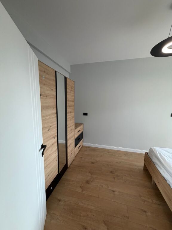 🏡 Shitet Apartament 1+1 | Shkëmbi i Kavajës, përballë Hotel Belavista