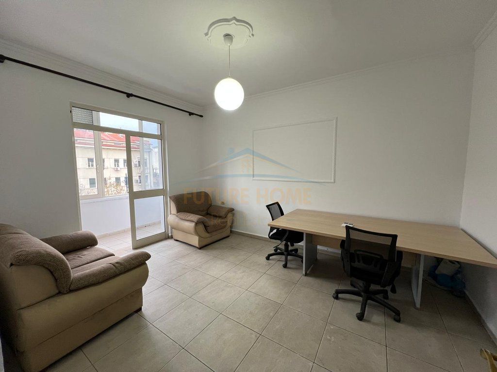Affitto, Appartamento 2+1+Balconi, Viale Zogu I
