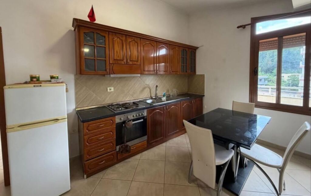 Apartament 3+1 per qira prane Ambasades Amerikane tek Rruga e Elbasanit.