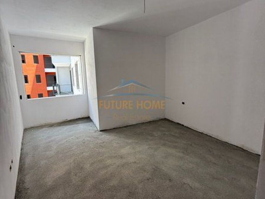 Shitet, Apartament 1+1, Space City, Paskuqan.