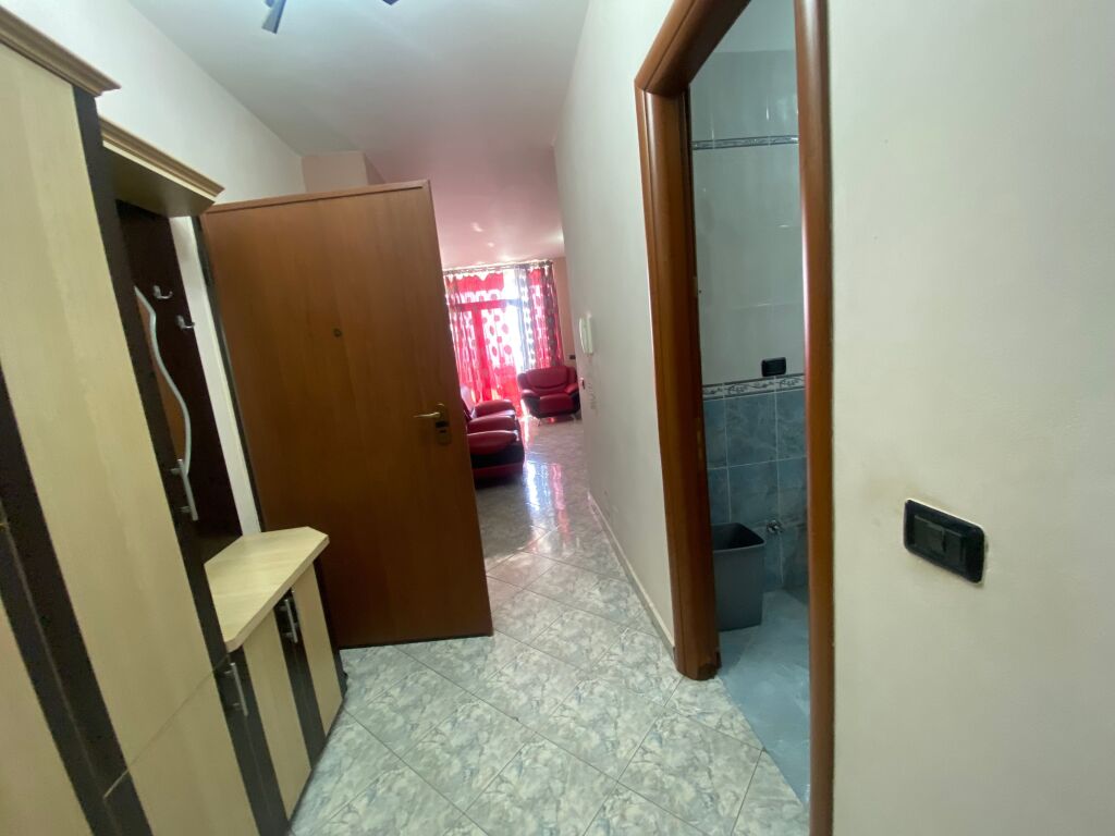 Apartamwnt 2+1+ 2 per qera Afer market aldi Fresk !