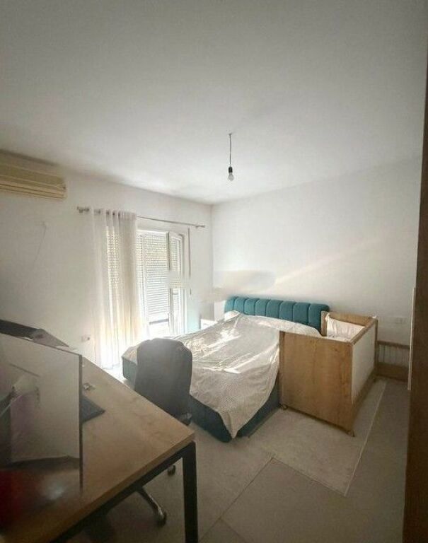 Shitet apartament 1+1 pranë Selvisë, te Rruga 4 Dëshmorët