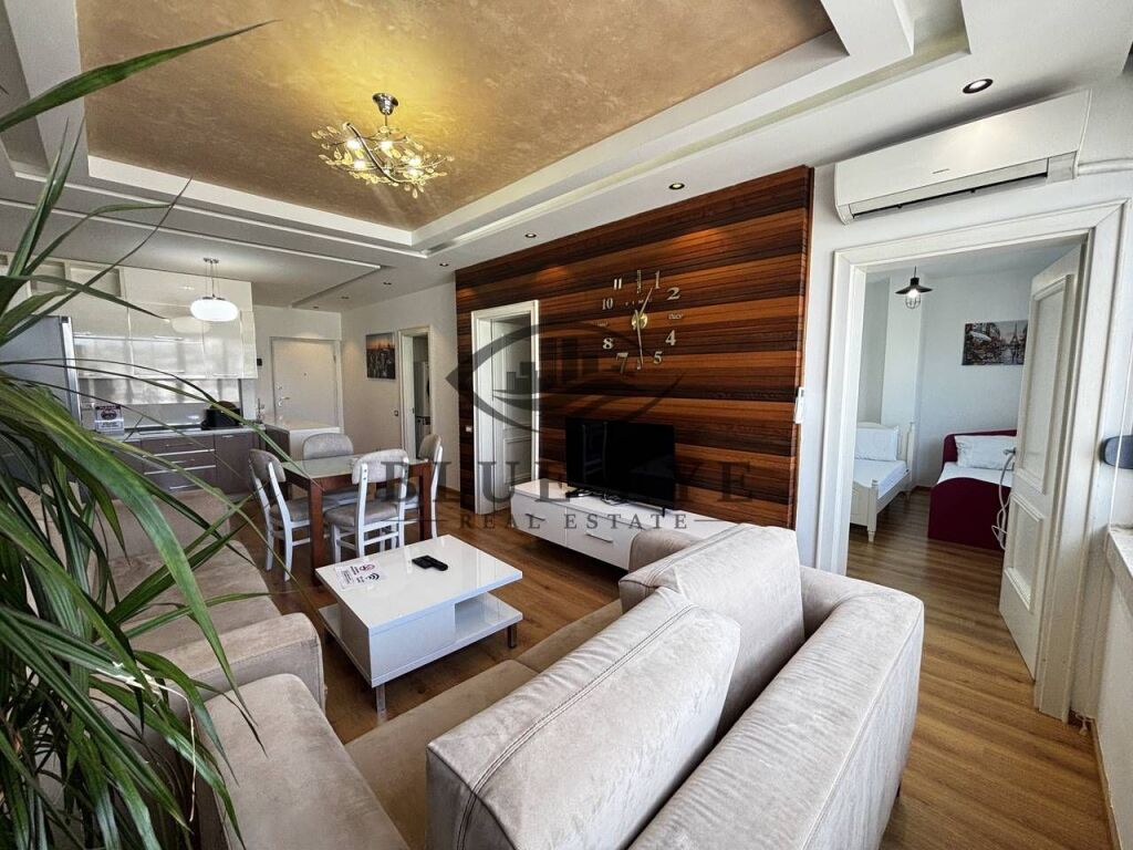 Shitet Apartament 2+1 në Muzeu I Deshmoreve, Durrës