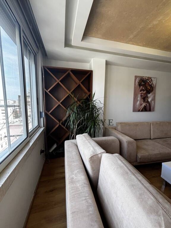 Shitet Apartament 2+1 në Muzeu I Deshmoreve, Durrës