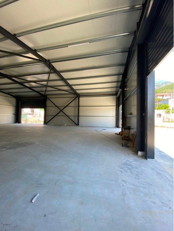 Multifunctional Warehouse for Rent Near Fundjave Ndryshe, Tufine