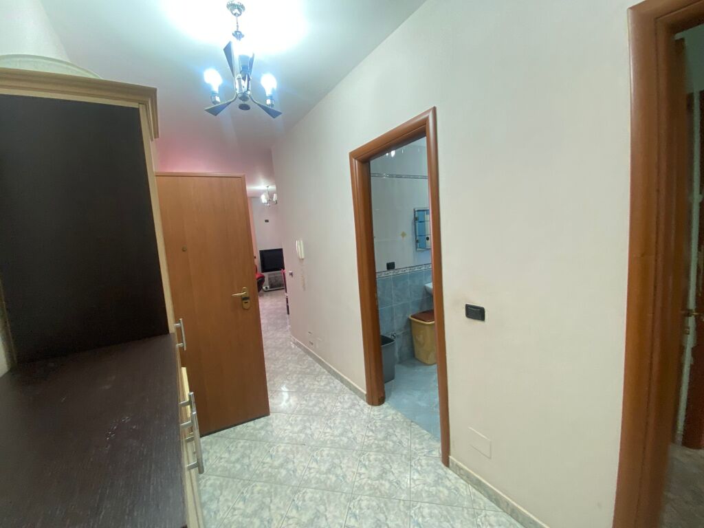 Apartamwnt 2+1+ 2 per qera Afer market aldi Fresk !