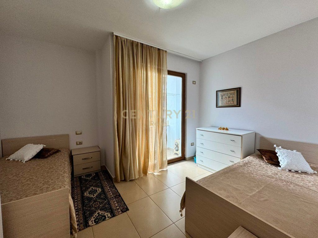 JEPET ME QIRA APARTAMENT 2+1 PRANE RRUGES SE KAVAJES 800 € /Muaj