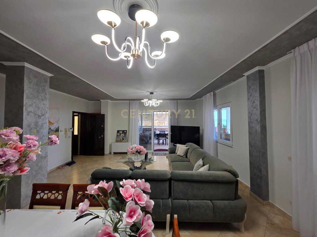 Attico in Vendita, Durres Quartiere N. 6 !