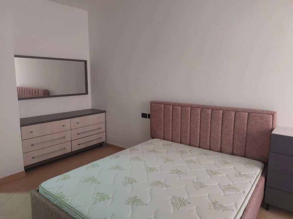 Affitto | Apartament 2 + 1 | Vila L | 450 €/mese