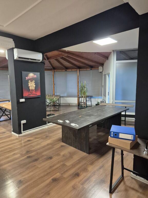 Locale in affitto - Via Kavaja