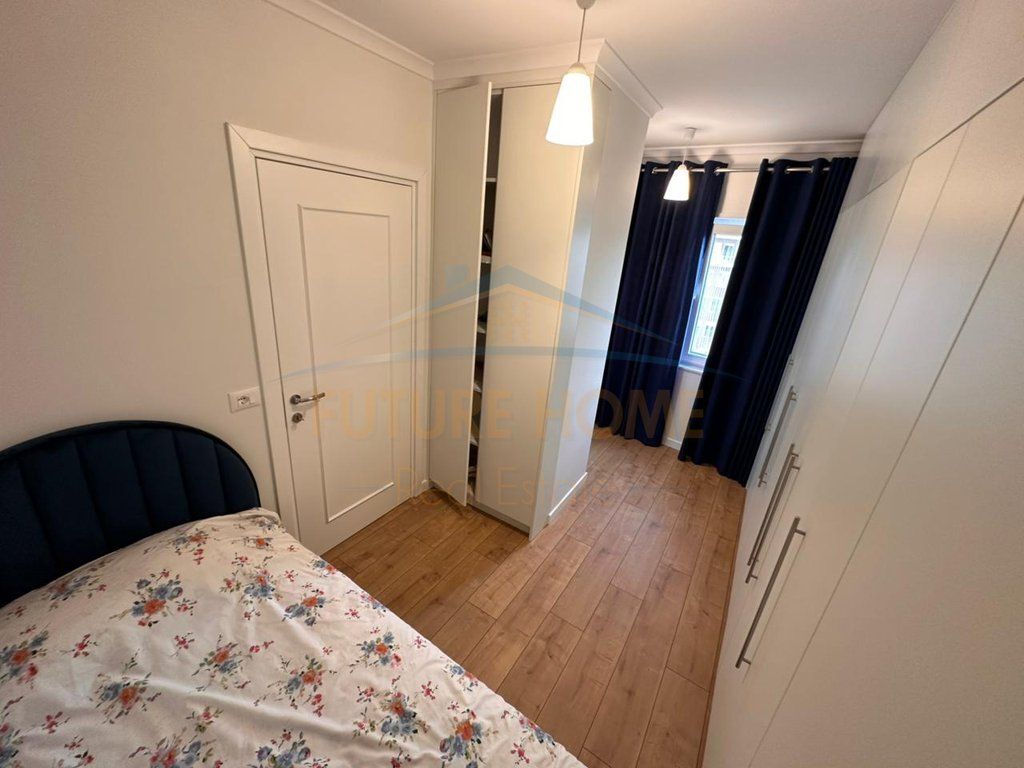Qera, 3+1+2+Post parkimi, Stacioni i Trenit, Tirane.