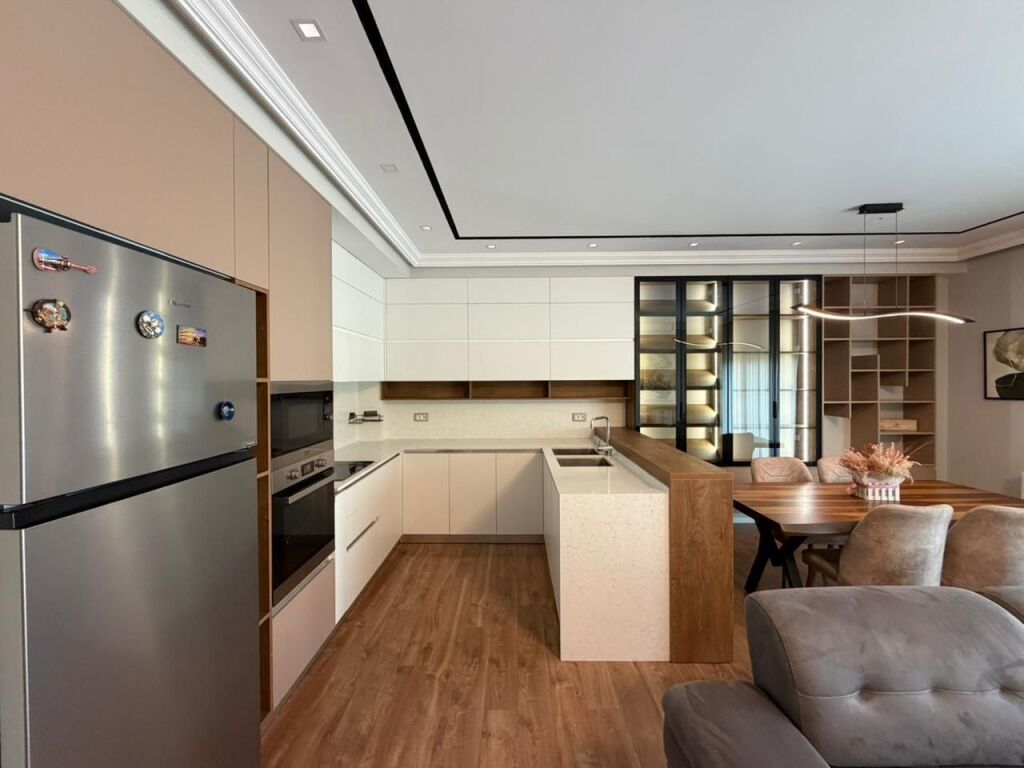 Apartament 2+1+Oborr+Parking per qira tek Montesori School tek Liqeni i Thate.