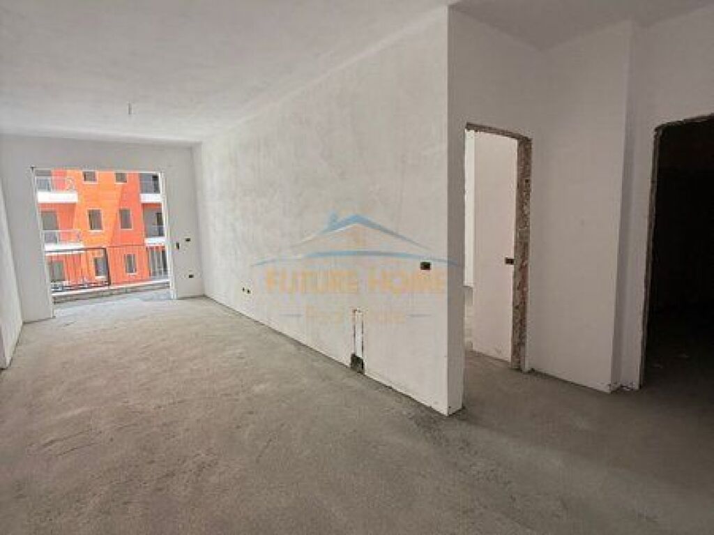 Shitet, Apartament 1+1, Space City, Paskuqan.