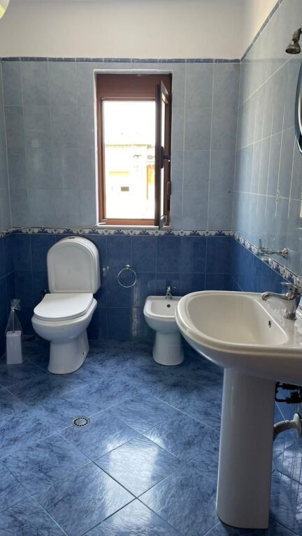 🏢Varri i Bamit, Kujtim Laro Street, apartment 1+1, furnished, for rent.  45,000 Leke   