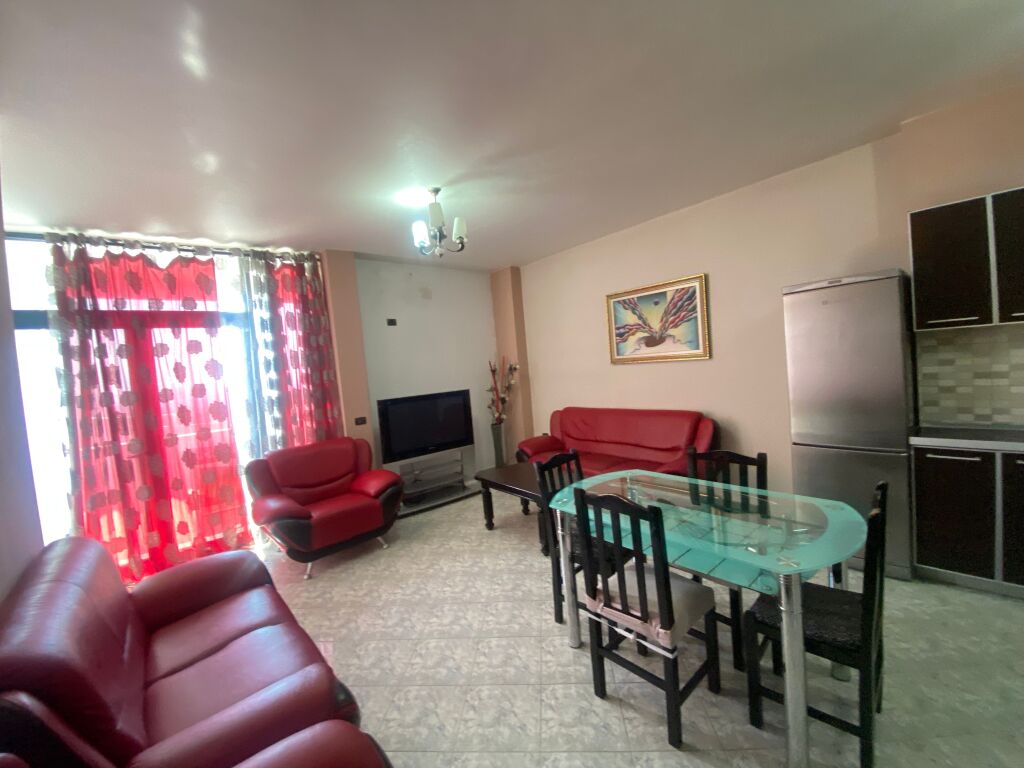Apartamwnt 2+1+ 2 per qera Afer market aldi Fresk !
