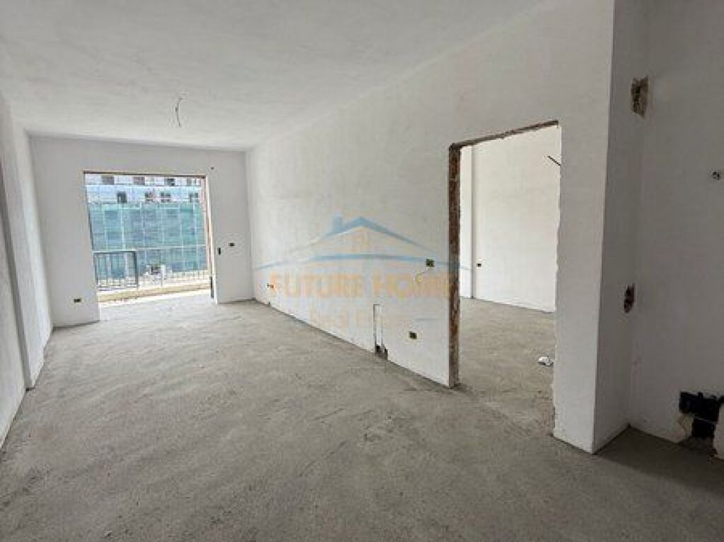 Shitet, Apartament 1+1, Space City, Paskuqan.