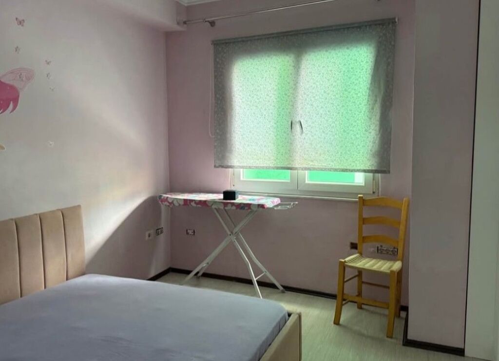 Appartamento 2+1 in affitto a Komuna e Parisit