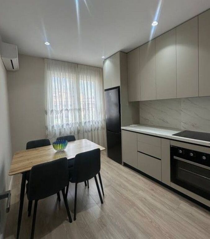 Jepet me qira apartament 1+1 i investuar Zogu i Zi