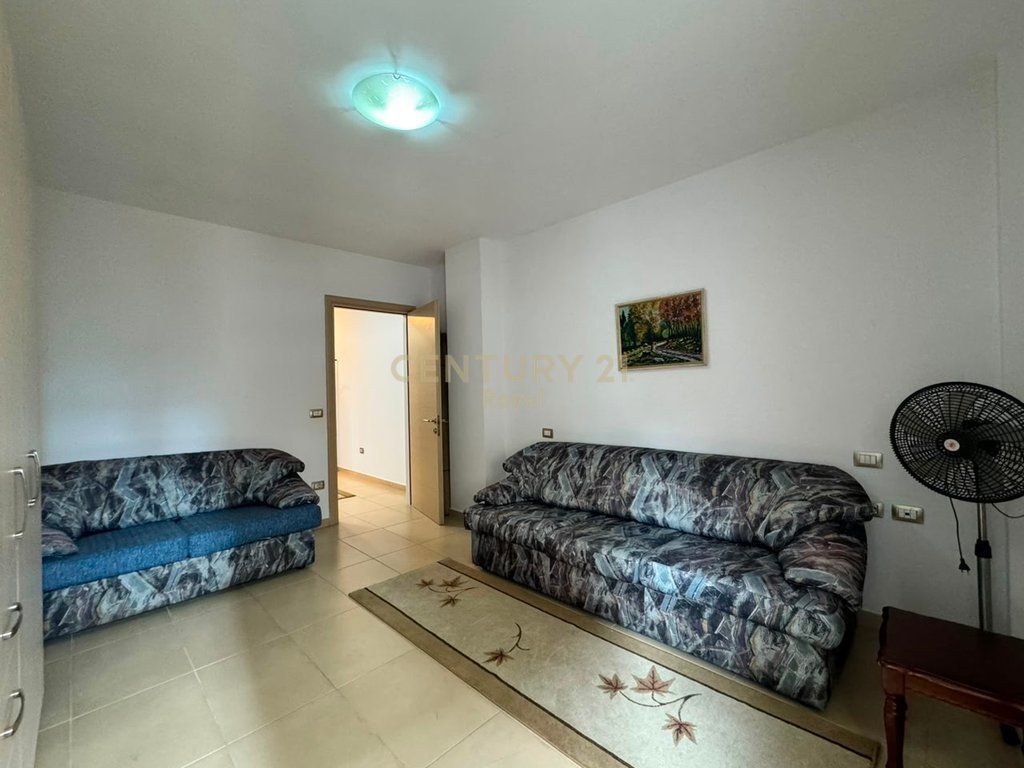 JEPET ME QIRA APARTAMENT 2+1 PRANE RRUGES SE KAVAJES 800 € /Muaj