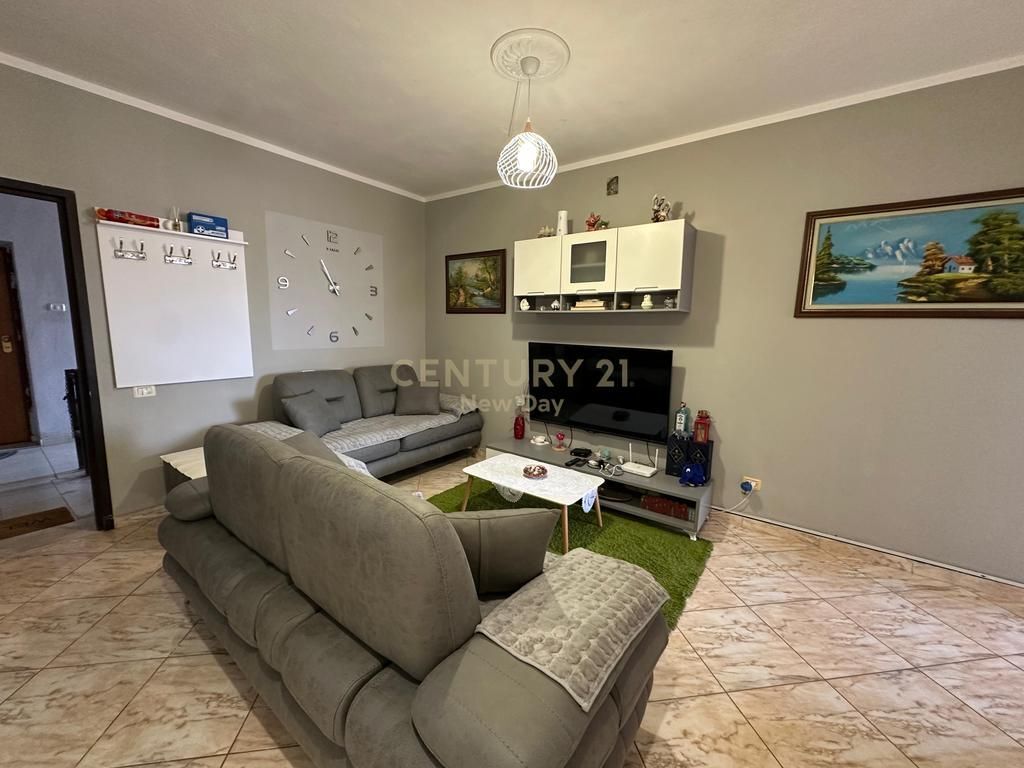 Shitet Apartament i Konvertuar 2+1 në Golem, Durrës - 105000€ | 62 m²
