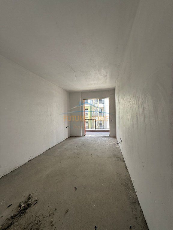 Shitet, Apartament 2+1, Space City, Paskuqan.