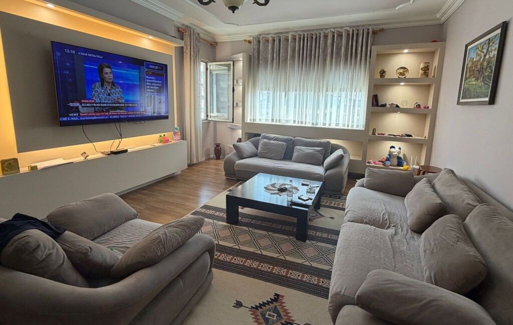Shitet apartament 3+1+2 ne astir