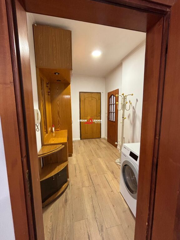 Appartamento 3+1+2 wc+3 balconi in affitto in Rruga e Kavajës, Tirane (ID4231499)
