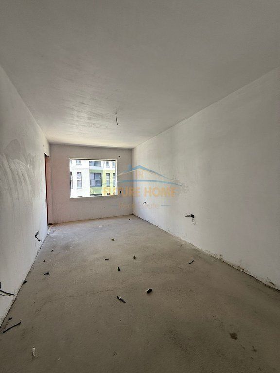 Shitet, Apartament 2+1, Space City, Paskuqan.