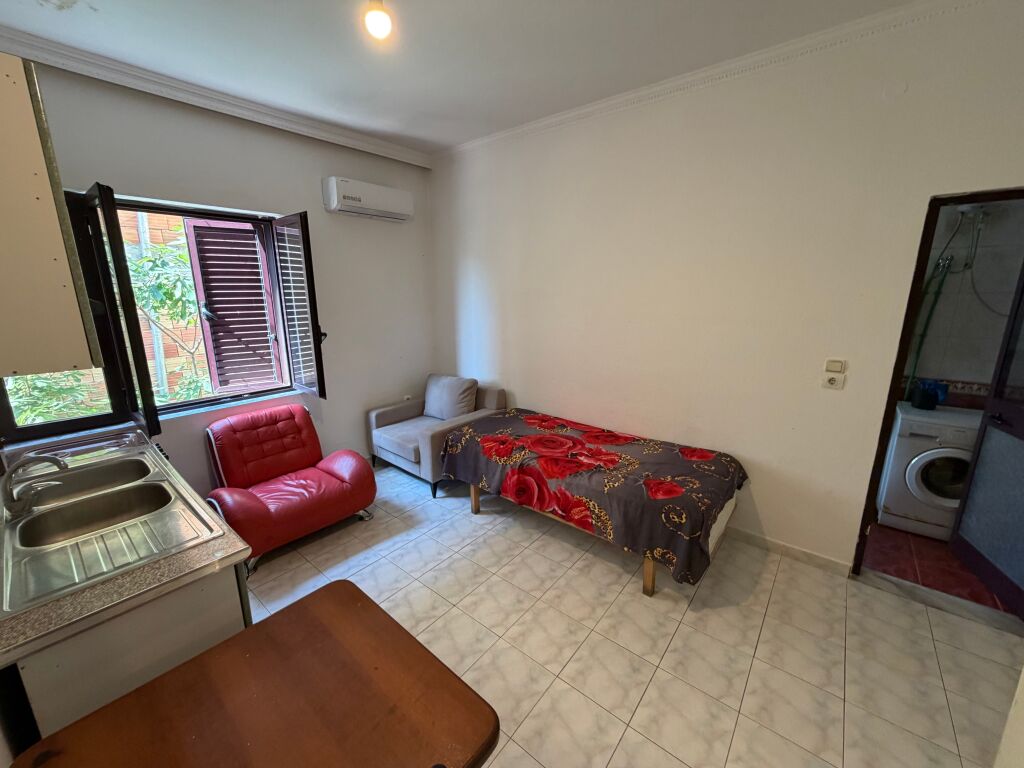Studio apartment for rent 300 thousand lek