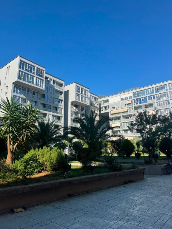 EKSKLUZIVE!! Apartament 3+1 per shitje tek Komuna e Parisit, KIK2
