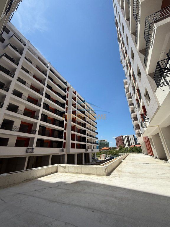 Shitet, Apartament 2+1, Space City, Paskuqan.