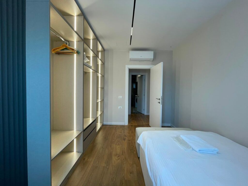 Apartament 2+1 per qira tek Kika 2 tek Komuna e Parisit.
