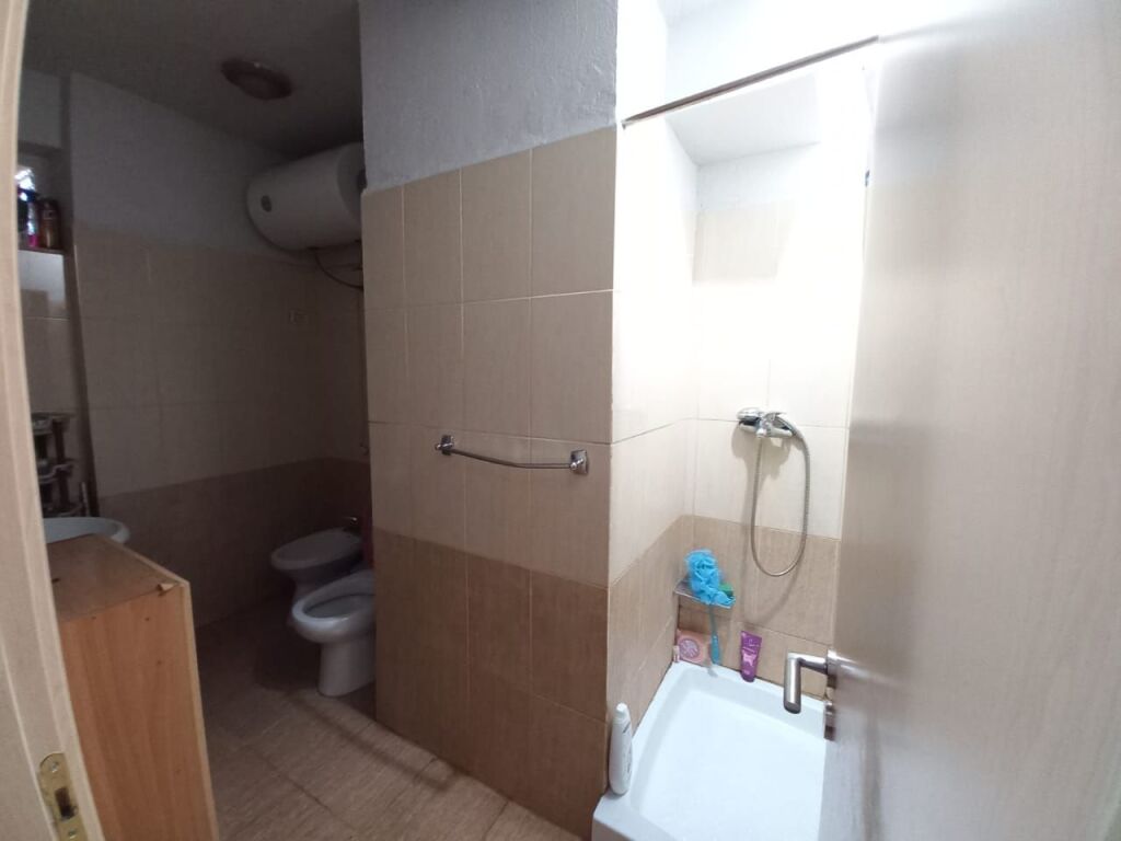 Jepet me qira apartament 3+1