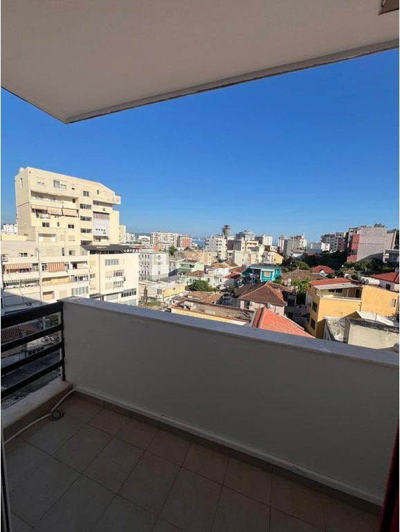 APARTAMENT ME QIRA 2+1+2 DHE GARAZHD PRANE GJYKATES NE DURRES!