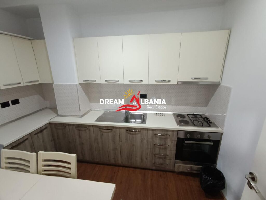 Appartamento in Affitto 3+1+2 Bagni (Spazio UFFICIO) a Zogu i Zi a Tirana (ID 4231498)