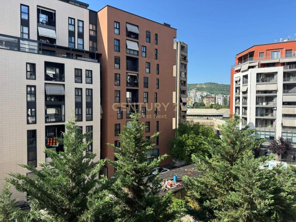 Jepet me Qira Apartament 2+1+2 në Rrugën e Kosovarëve!
