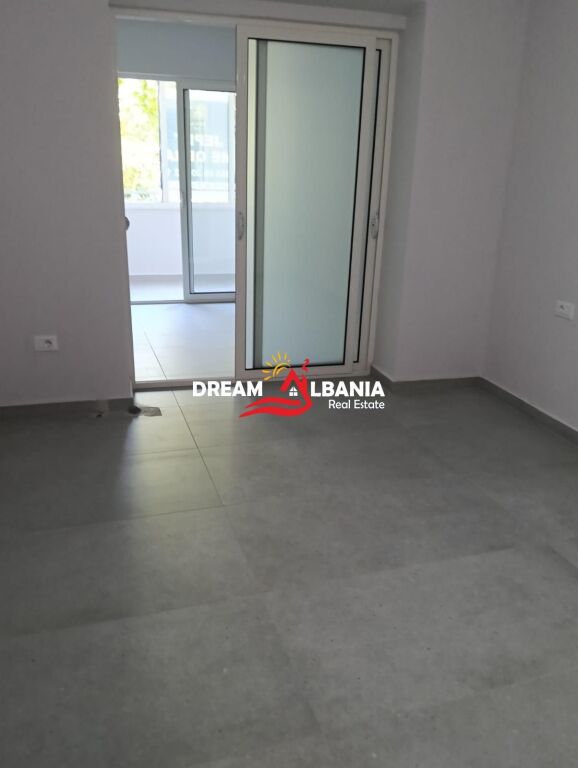 Jepet me qera ambient biznesi në zonen e Brrylit pranë Maternitetit të Ri (ID 42611554)