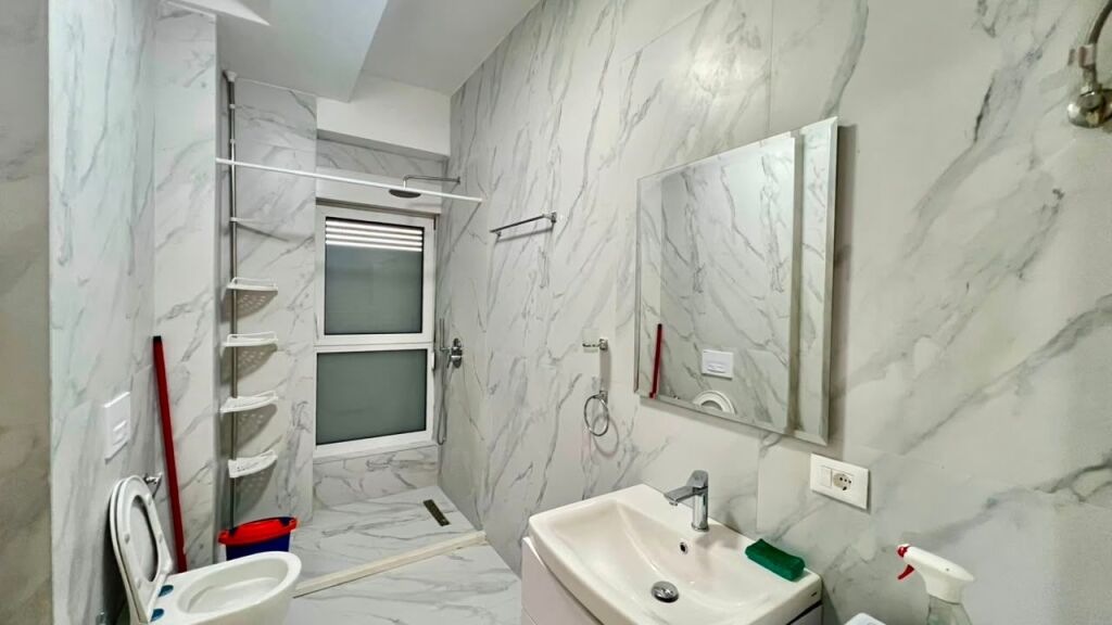 Me Qera: 2+1+2wc 📍Ali Demi (Rez.Kaimi) - Sp.110m² - Orientim:Jug🌞 - 470€/Muaj - Kt.4 || Rezidence e Re