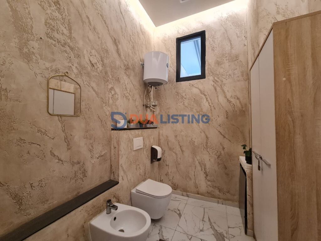 LOCALE COMMERCIALE IN AFFITTO IN PIAZZA WILSON – POSIZIONE PREMIUM, PIANO TERRA, FRONTE STRADA