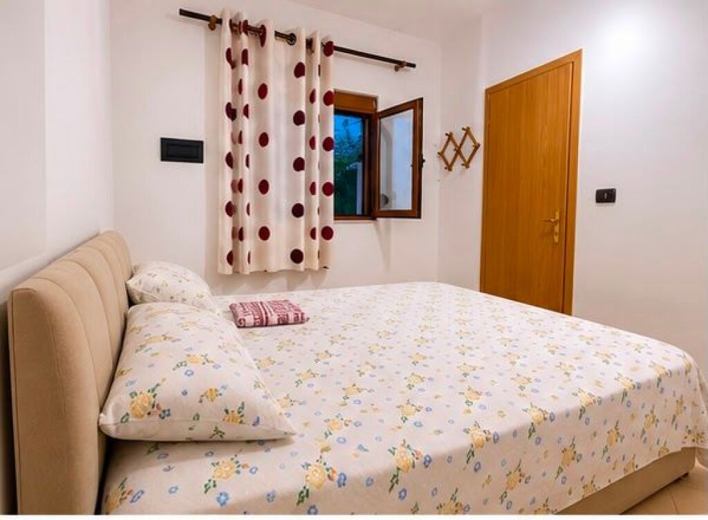 Rent | Shtëpi private 1 + 1 | Te Centrali Tirana| 300 €/month