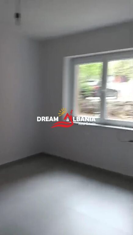 Jepet me qera ambient biznesi në zonen e Brrylit pranë Maternitetit të Ri (ID 42611554)