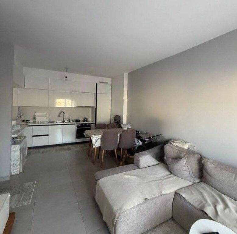 Shitet apartament 1+1 pranë Selvisë, te Rruga 4 Dëshmorët