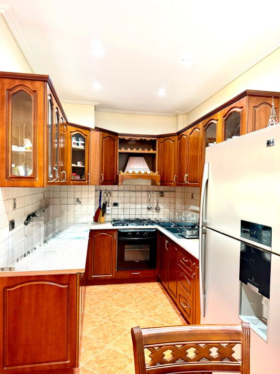 Apartament 2+1 për shitje ,Lungomare Vlorë
