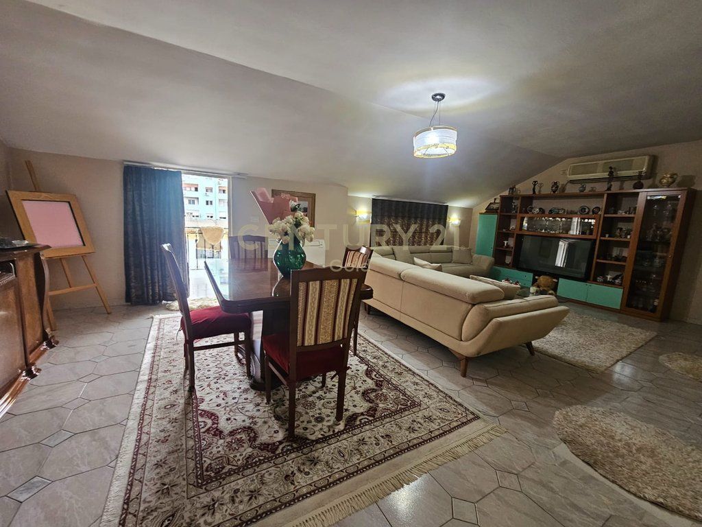 APARTMENT FOR SALE 2+1 NEAR DESHMORET E LIRISE SCHOOL !