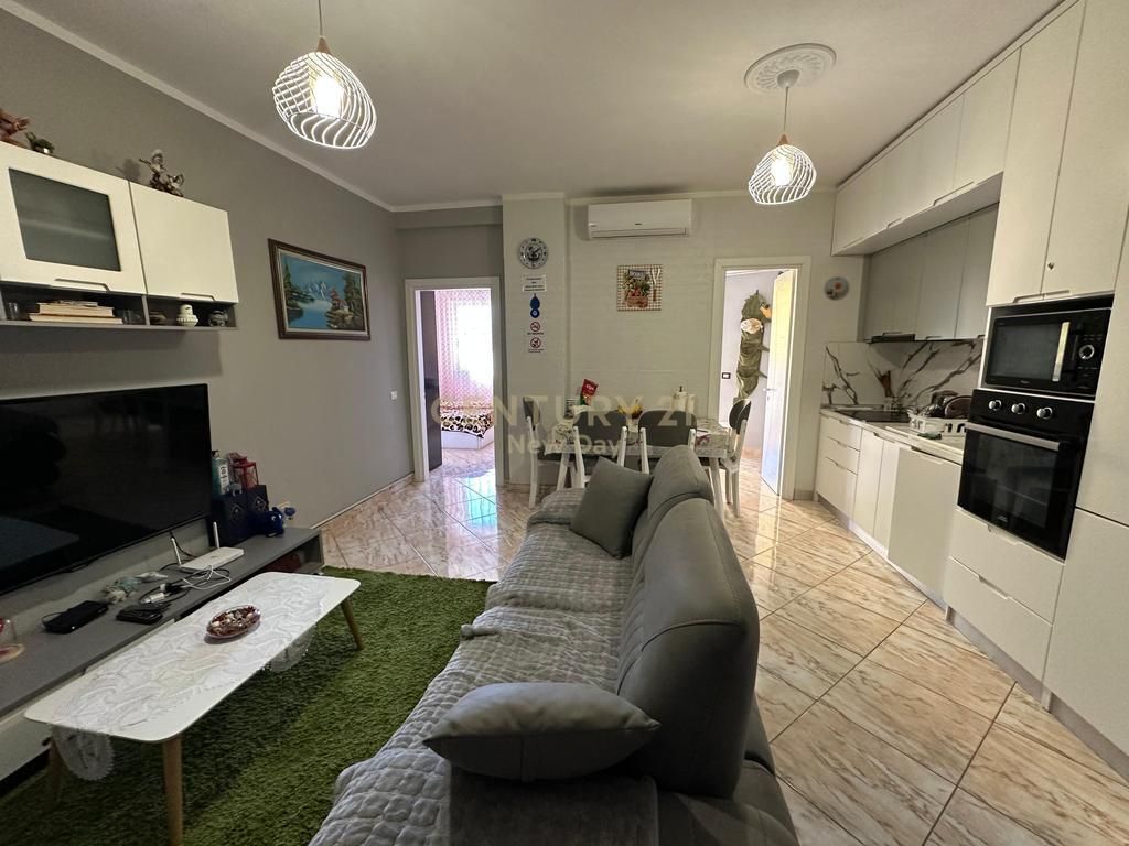 Shitet Apartament i Konvertuar 2+1 në Golem, Durrës - 105000€ | 62 m²