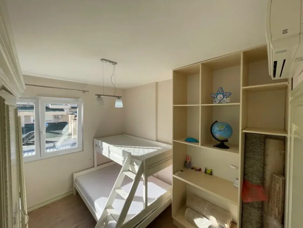 Qera | Apartament 3 + 1 + 2 |Liqeni i Thate | 1000 €/muaj